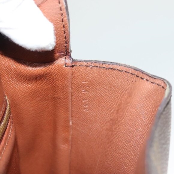 Authentic LOUIS VUITTON Monogram Saint Cloud GM Shoulder Bag M51242 LV - Picture 4 of 16